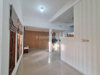 Rumah Ciamik Pakuwon Indah Villa Bukit Regency Kawasan Elite