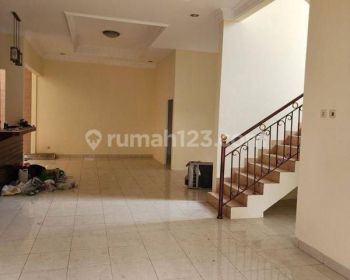 Disewakan rumah citra 3 hoek Luas