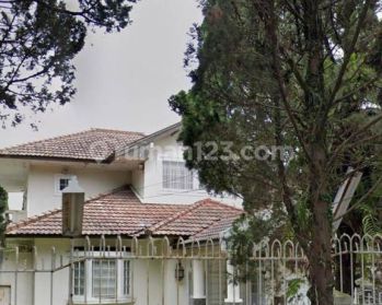 Rumah Dijual Klasik Hitung Tanah Saja di Setiabudi