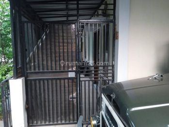 Sewa Rumah luas dan hook 2 Lantai nyaman dan keamanan 24 Jam