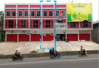 Di Sewakan Murah Ruko 3lt Jl syarifuddin yoes Parkiran Luas -Strategis