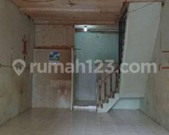 Chandra Rumah 2 Lantai Sewa Uk 4x15m Lokasi Strategis di Jelambar
