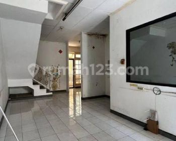 Di  rumah muara karang 6x20 jalan bisa 2 mbl rapi dan siap huni