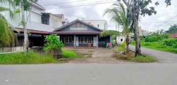 Rumah Halaman Luas Siap Pakai Jl Karya Baru Pontianak Kota