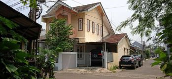 Rumah Hadap Timur Laut SHM di Griya Loka Bsd, Tangerang Selatan