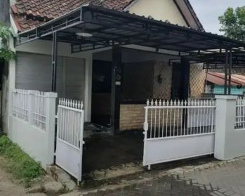 Rumah 5 kamar tengah kota