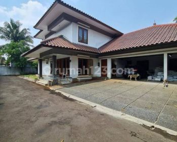 Rumah 2 Lantai Bagus Unfurnished SHM di Cilandak Tengah, Jakarta Selatan