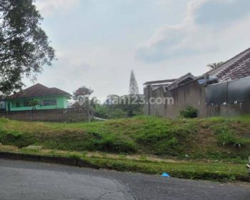 Tanah Kavling Kotak, di Komplek Elite Graha Puspa