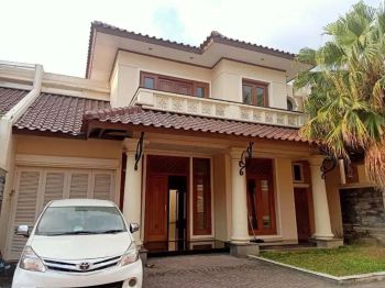 Dijual Rumah Mewah di Perumahan dengan Konsep Town House, Jogjakarta