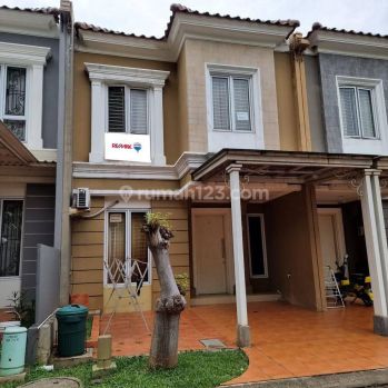 Disewakan Rumah 2 Lantai Sudah Furnished di Karelia Village