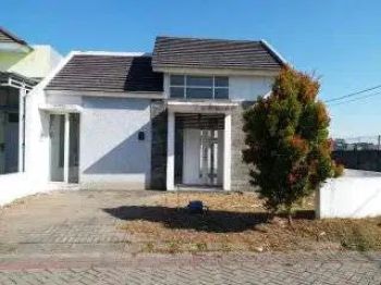 Rumah hoek Citra Harmoni Sidoarjo cluster Greenville