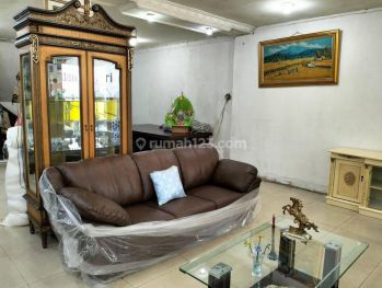 Ruko 3 Lantai Siap Pakai Nyaman di Mainroad Karapitan Bandung