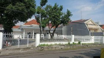 Rumah Komersial Pusat Kota Surabaya Lokasi Pinggir Jalan Raya