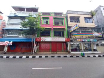 Disewakan ruko dekat pantai losari jl. Penghibur