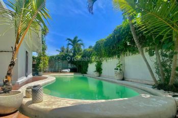 BEAUTIFUL 3 BEDROOMS VILLA NEAR BERAWA BEACH BALI