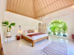 thumbnail-beautiful-3-bedrooms-villa-near-berawa-beach-bali-1