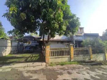 Rumah luas 2 lantai di perumahan Duta Indah Pondok Gede Bekasi
