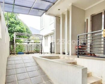 Rumah Hoek Kebon Jeruk Indah