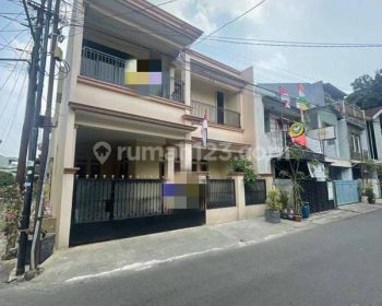Rumah SHM 2 Lantai Dalam Komplek Pondok Kelapa