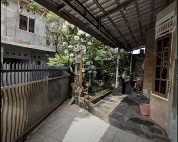 Rumah masih layak huni di poltangan pasar minggu