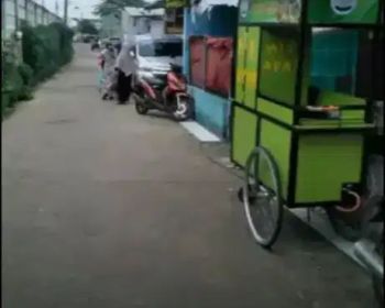 Kontrakan masuk mobil di sawangan nempel perumahan villa Rizki