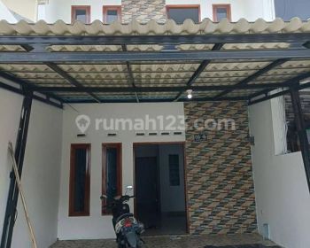 Rumah 2 Lantai Barat  siap huni bebas banjir