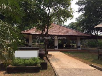 Lahan dan Bangunan di Pinggir Jalan Raya  Daerah Cibubur