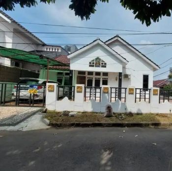 disewakan rumah hoek di vila melati mas bsd