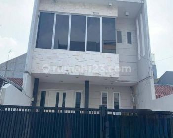 Rumah Sumarecon Kelapa Gading 90m², Loksdi Bagus