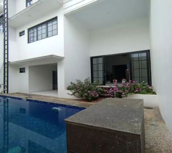 3 Floor LT 162 kolam renang pribadi akses strategis Cilandak