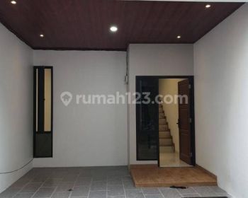 Rumah 3.5 Lantai ada rooftop konsep modern house