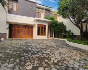 Disewakan Rumah Siap Huni Dekat Kemang Raya, Modern Mininalis