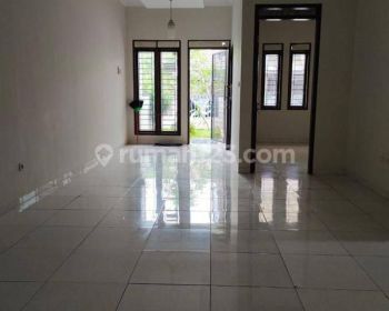 Disewakan Rumah di Taman holis indah SHM Bagus