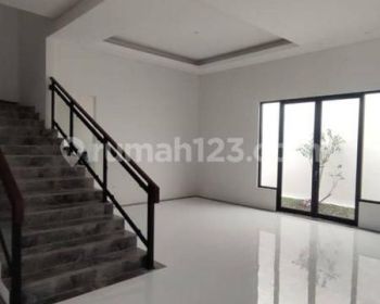Rumah Ciamik New Minimalis Gress di Woodland Citraland