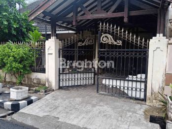 Rumah Jemursari Terawat, Strategis Dekat Perkantoran
