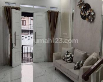 Rumah baru semi furnished 2 lantai dalam komplek di jagakarsa jakarta selatan