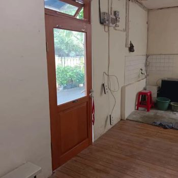 Di sewakan tempat usaha
