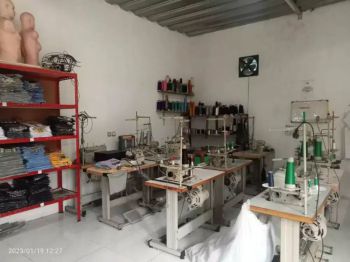 Dijual Konveksi dan segala alat nya