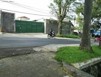 Ruang usaha cocok untuk gudang dan kantor di Raya Prigen-Pandaan, Stra