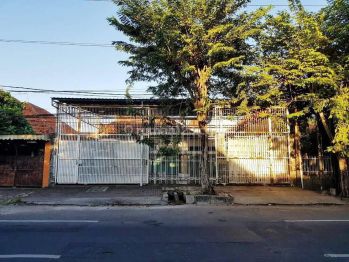 351. Disewakan Rumah Usaha Area Komersial Surabaya Pusat