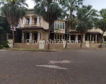 Rumah 2 Lantai American Classic Siap Huni