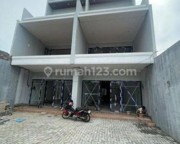 Dijual Ruko 2 Gandeng Lokasi Strategis Sebrang Rumah Sakit BSD
