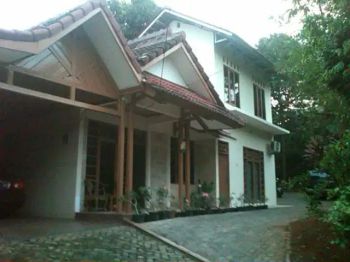 Kos Full AC untuk karyawan, dekat LRT Cikunir 1