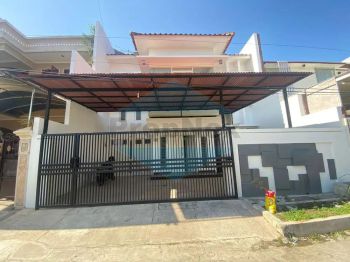 di sewakan rumah babatan pantai sby