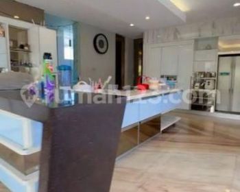 Rumah Mewah 4 Lantai Furnish di Dago Pakar Golf