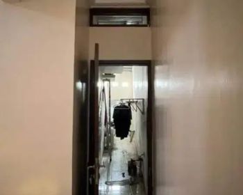 Rumah mewah super strategis deket jalan raya