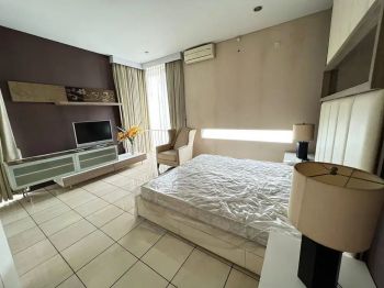 Rumah 2 Lantai di Kota Baru Parahyangan Bandung, dekat Halte Bus