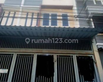 Dhyana Disewa Rumah Uk 4x15m Bisa Usaha di Jelambar