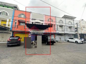 Ruko Di Kawasan Ramai Soekarno Hatta Area Parkir Luas