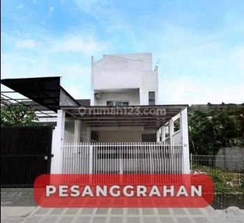 RUMAH MODERN +ROOFTOP SIAP HUNI DALAM KOMPLEK DI PETUKANGAN